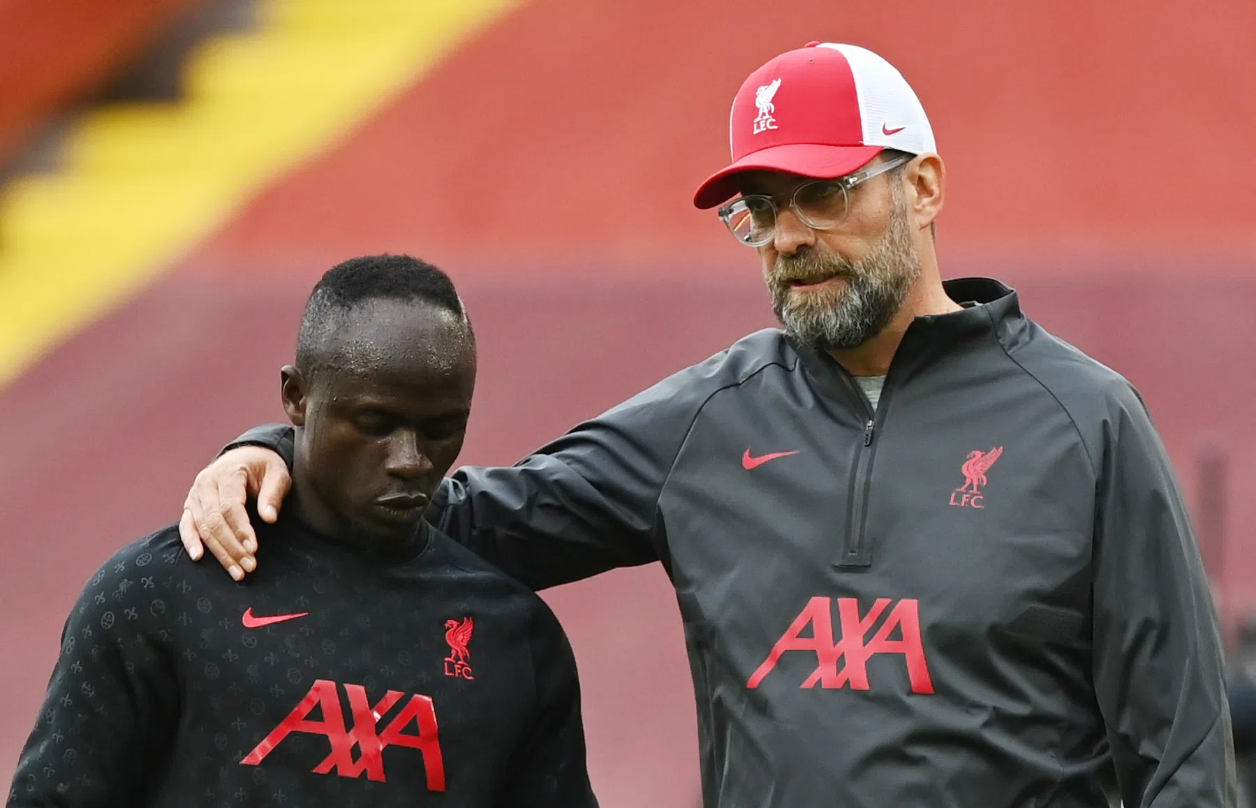 Klopp over boze reserve Mané: 'Ik ben vergeten om hem uitleg te geven'