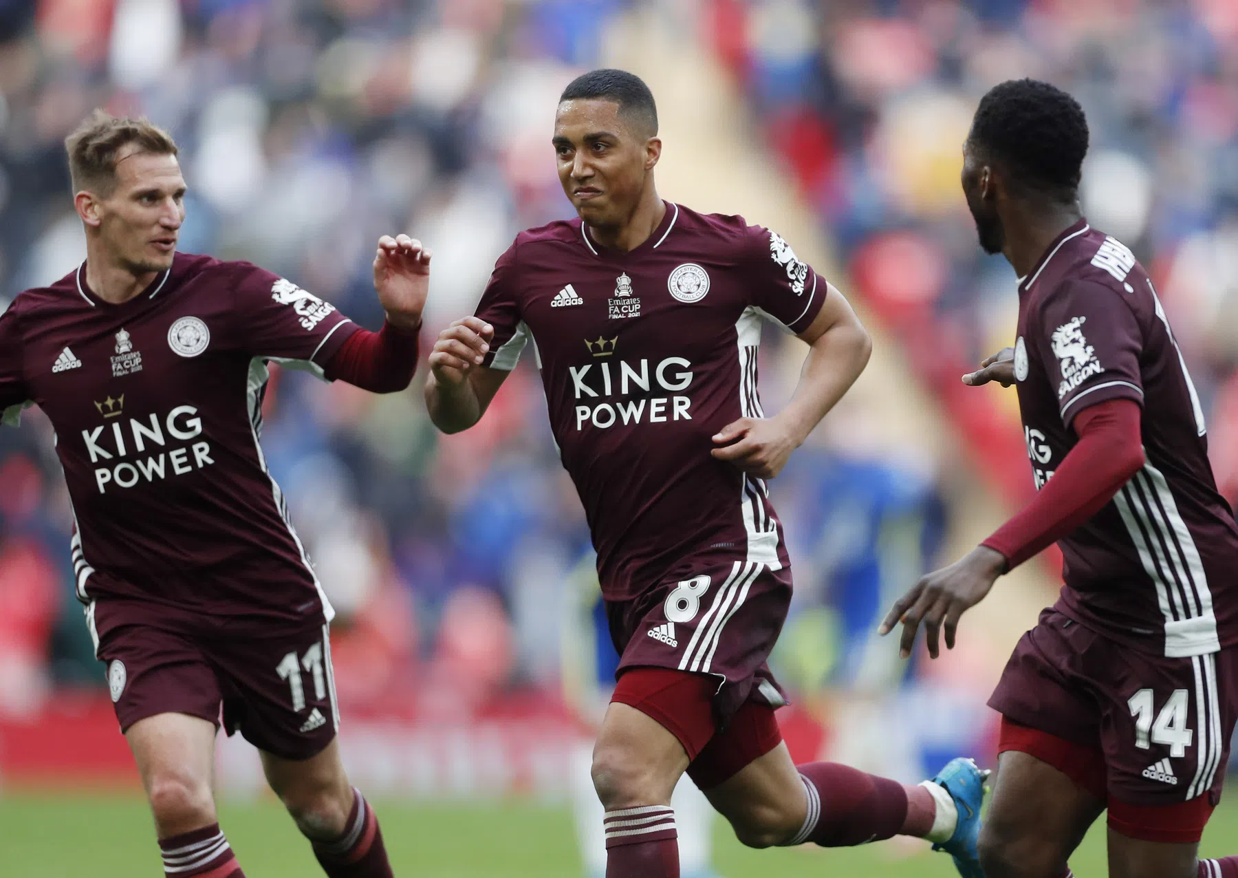 Wondergoal Tielemans schenkt Leicester volgend hoofdstuk in voetbalsprookje