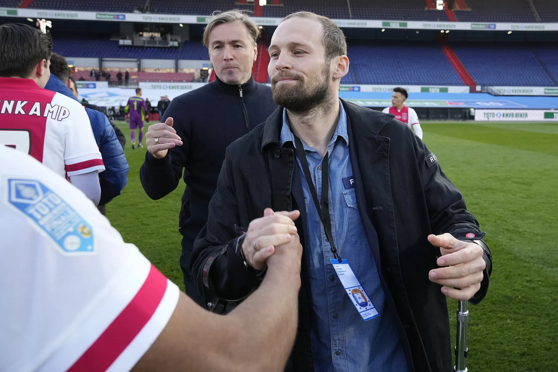 Blind laat zich zien op trainingsveld en zet stappen richting EK