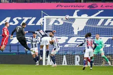 Thumbnail for article: Ongelooflijke escape: doelman Alisson kopt Liverpool in extra tijd naar zege