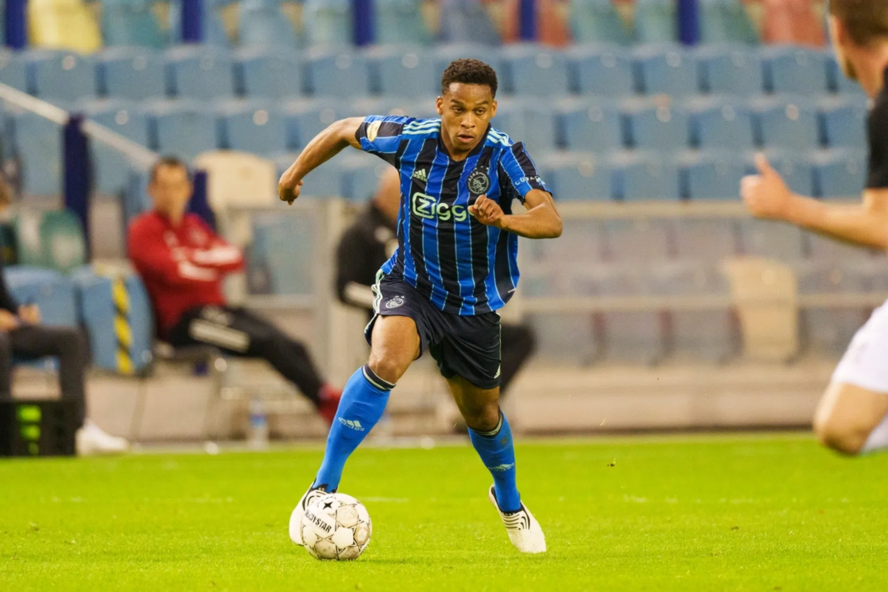 Timber had Oranje-oproep niet verwacht, Ten Hag vindt het prachtig