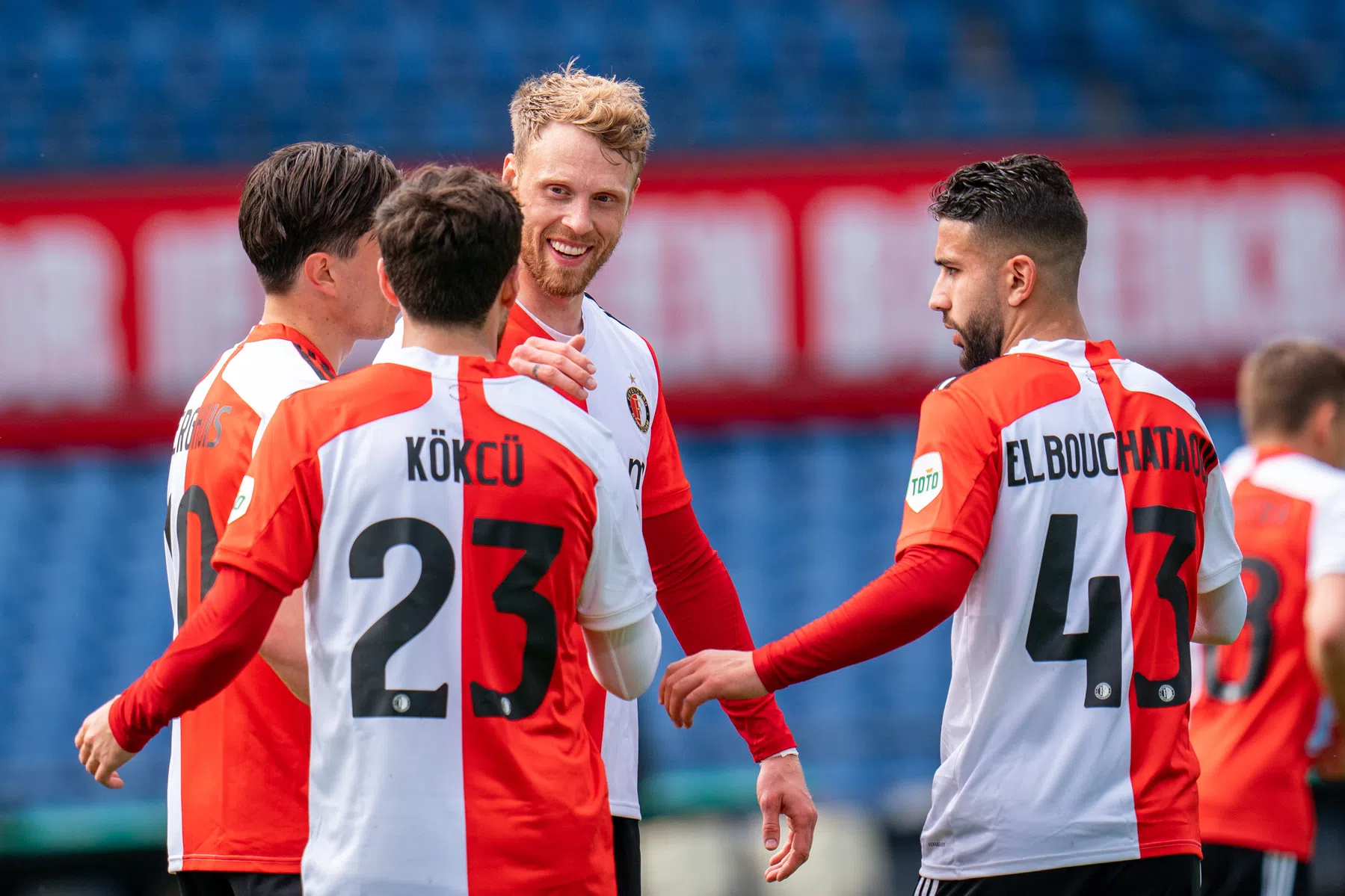 Feyenoord treft Sparta in play-offs na zorgeloze zege en bijzonder incident