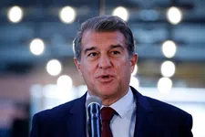 Thumbnail for article: Laporta kondigt renovatie aan bij Barça: 'Dit is het einde van een cyclus'