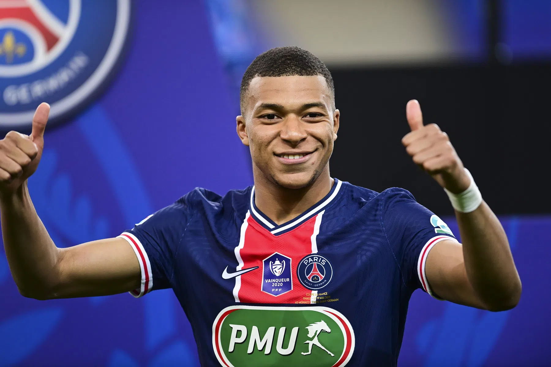 Mbappé juicht terugkeer van 'topspeler' Benzema toe
