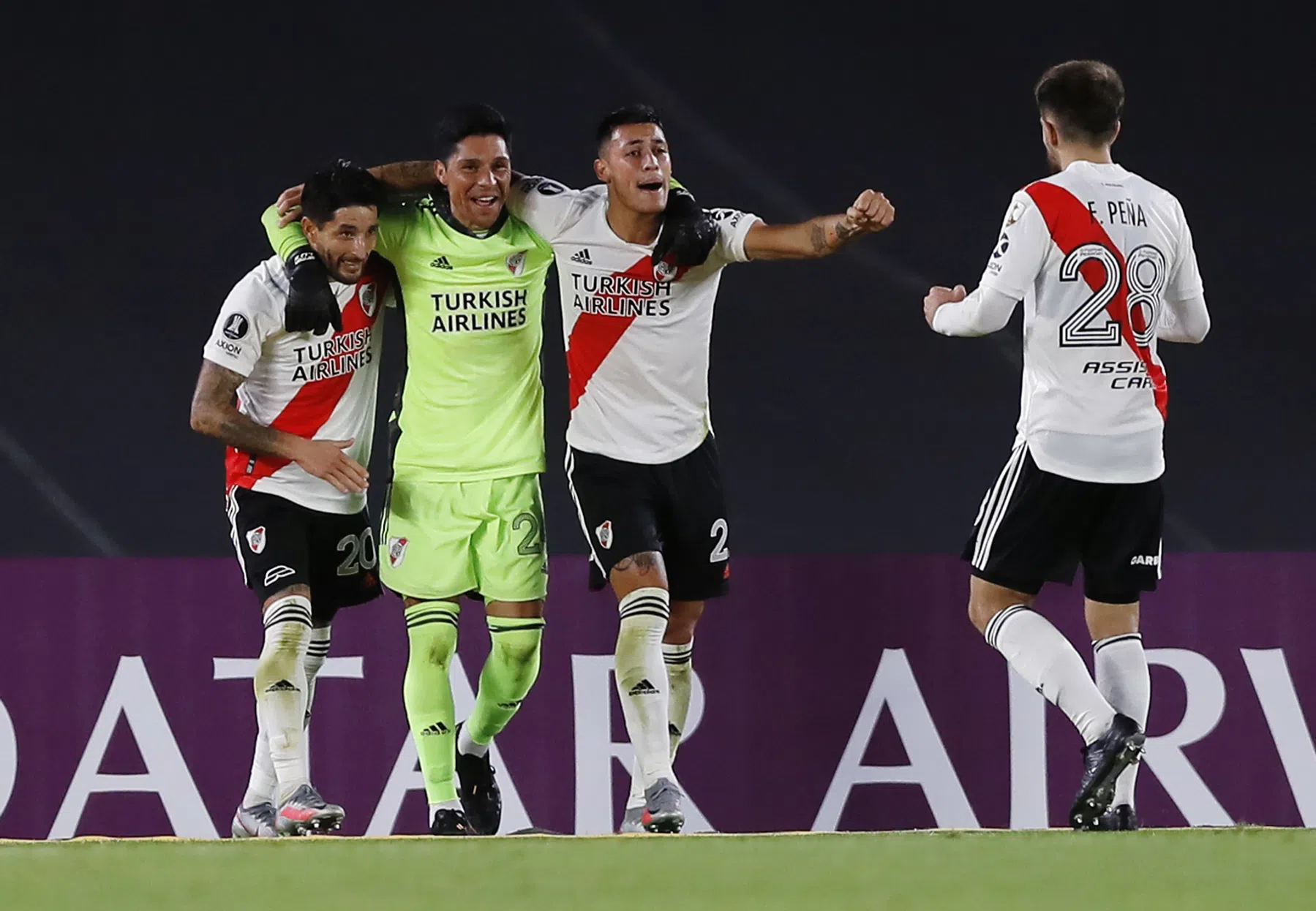 Bizar: River Plate wint na corona-explosie met geblesseerde middenvelder op doel