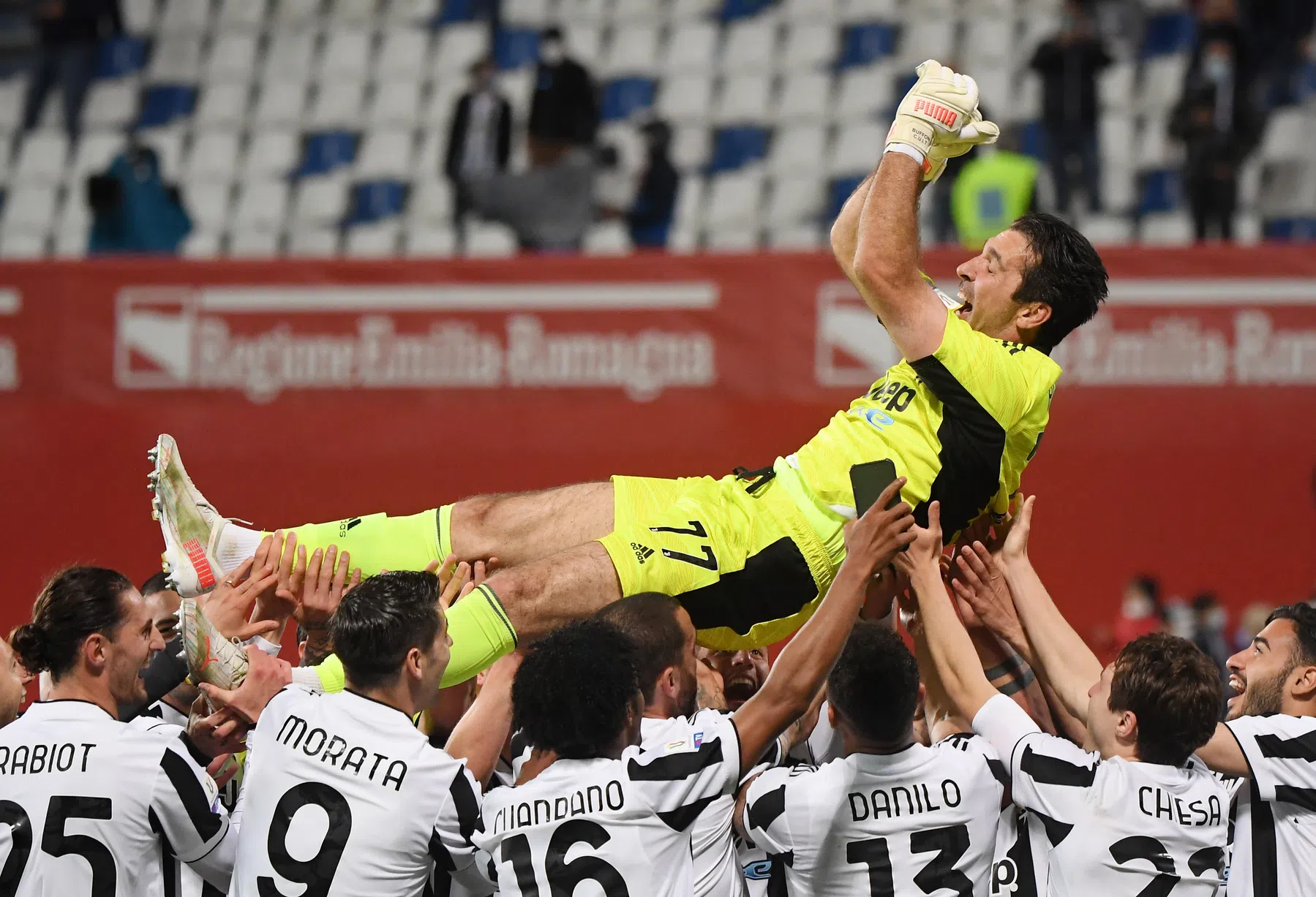 Buffon (43) durft te dromen: 'Zoek iemand die nog gekker is dan ik'