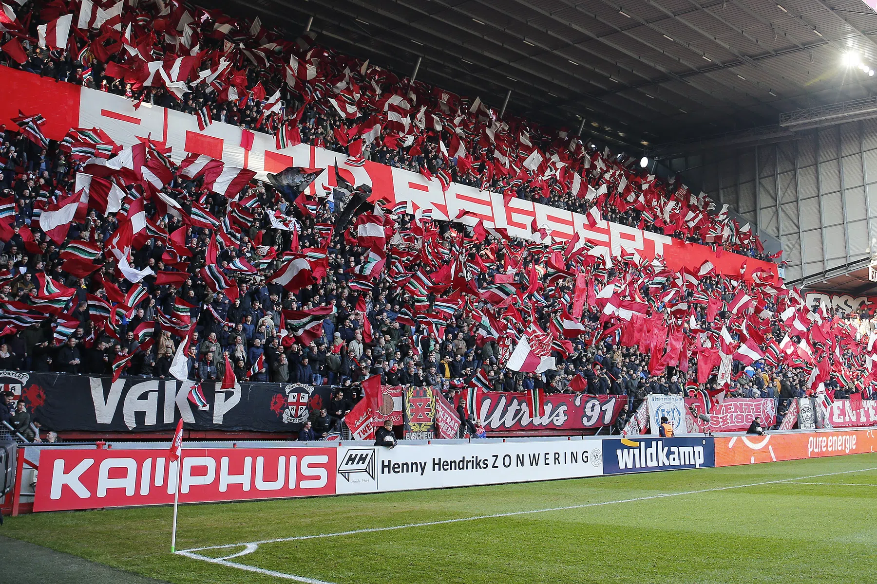 FC Twente trots op hartverwarmende steun seizoenkaarthouders: 'Ongelooflijk'