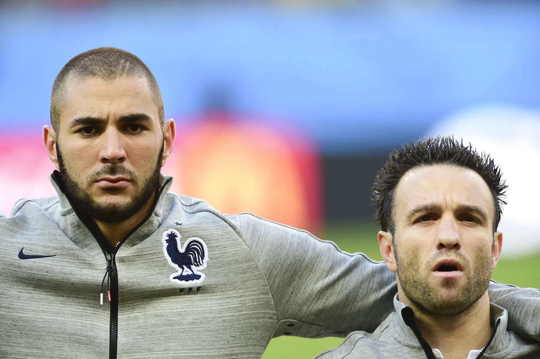 Heel Frankrijk is blij met Benzema, Valbuena reageert koeltjes