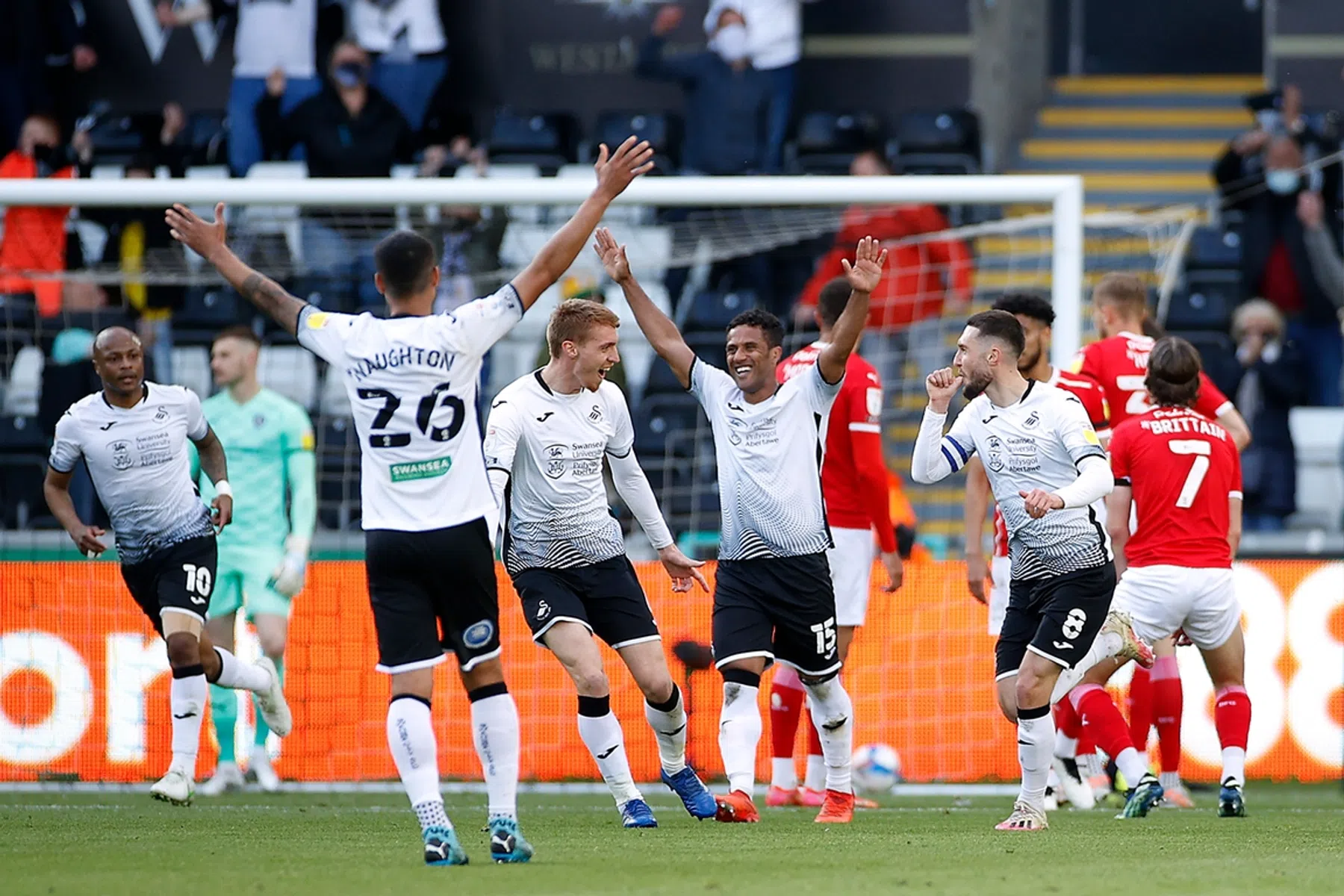 Swansea mag blijven dromen van PL-rentree, sprookje Barnsley voorbij