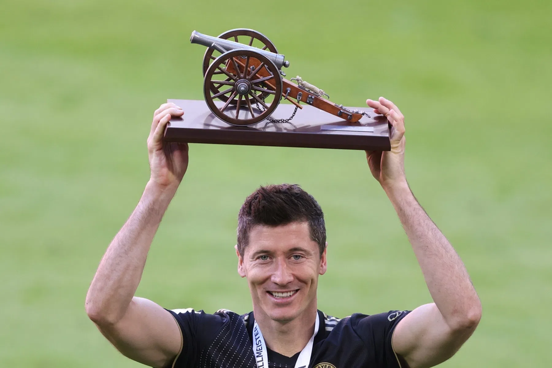 Lewandowski betrekt zijn moeder in feestvreugde: 'Het is historisch'
