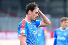 Thumbnail for article: Holstein Kiel struikelt op zinderende slotdag Tweede Bundesliga