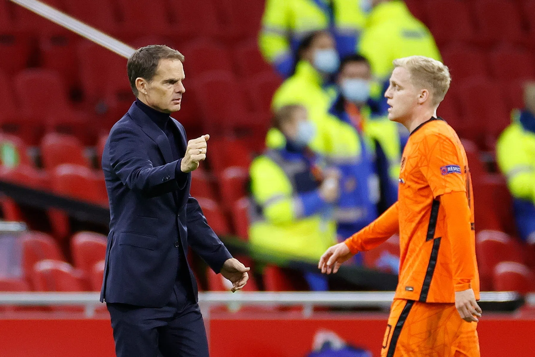 De Boer zorgt voor verwarring rond aantal speelminuten Van de Beek