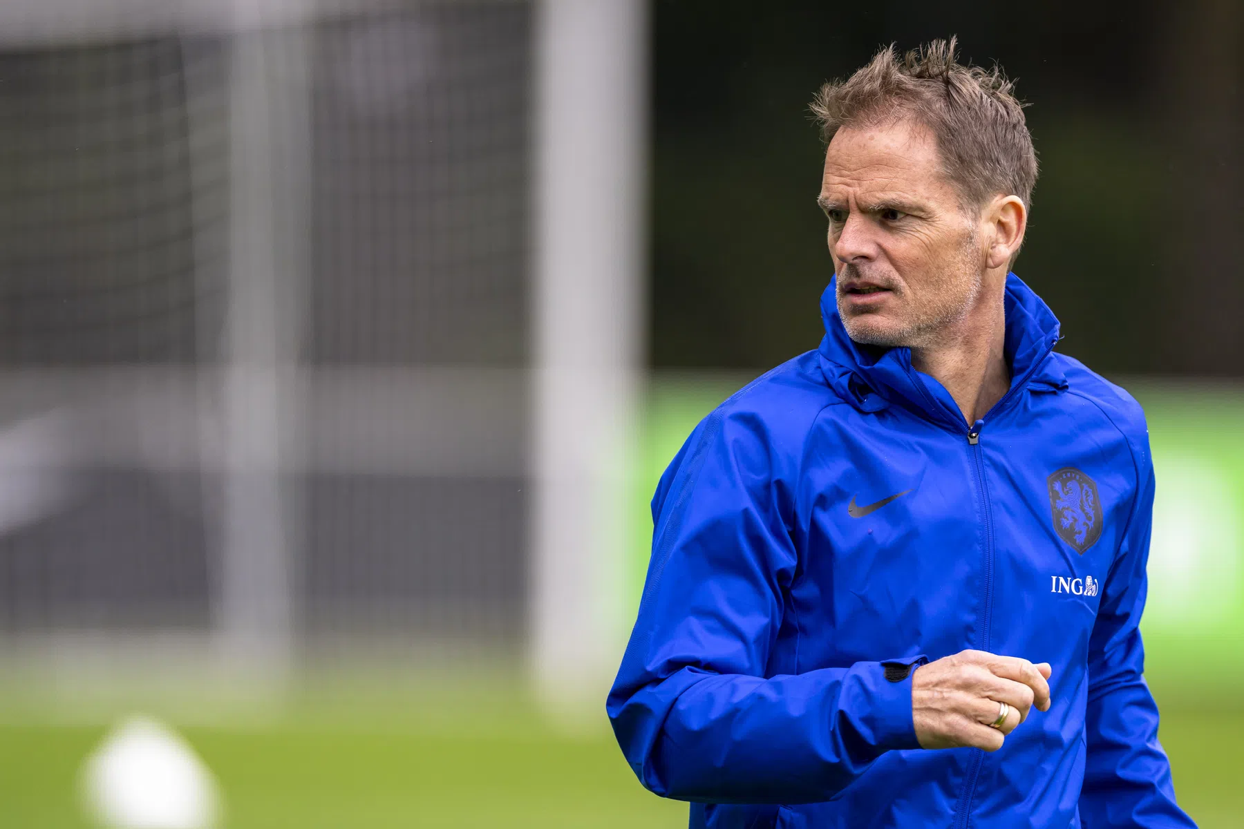 De Boer over vaccinaties bij EK-gangers: 'Een stuk of zes heeft het niet genomen'