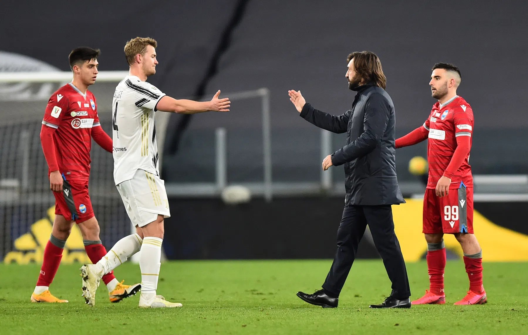 De Ligt bespreekt Pirlo en Allegri: 'Zal mijn naam wel in zijn hoofd hebben'