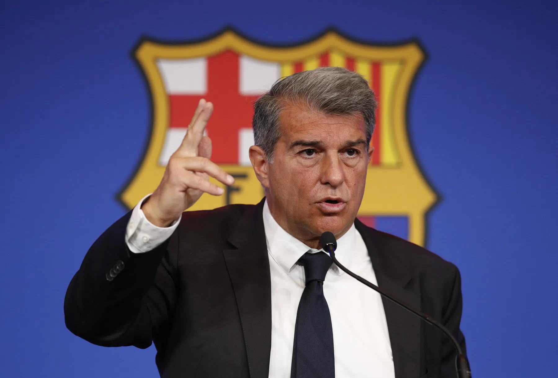 Oorlogstaal Laporta richting UEFA: 'Wij gaan niet boeten voor Super League-plannen'