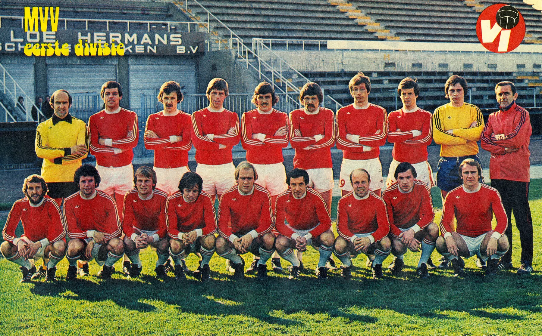 Johan Derksen keert even terug op de velden: 'Een goedkope linkspoot? Er zit er één tegenover me'