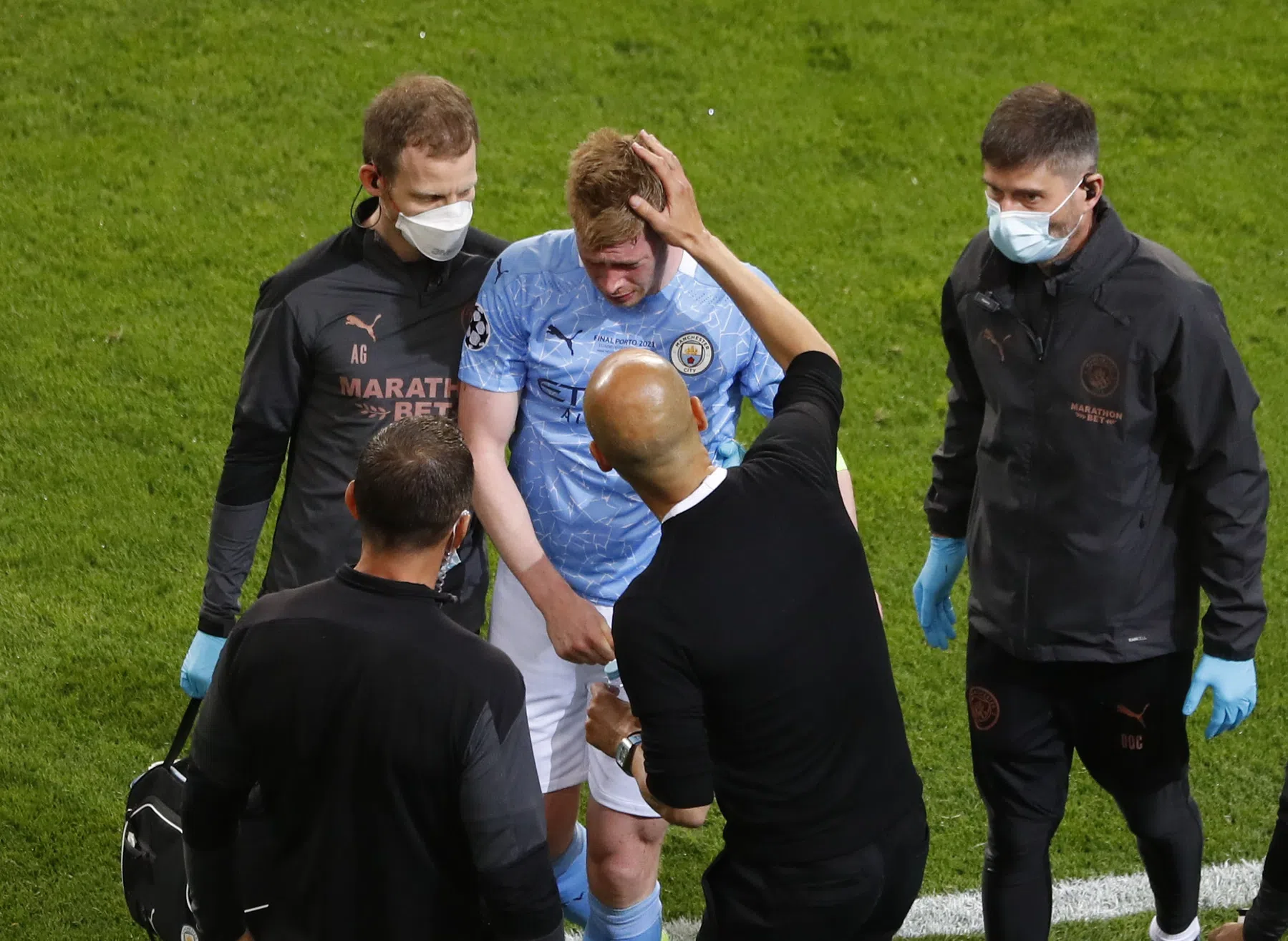 De Bruyne komt zelf met update: gebroken neus én oogkas