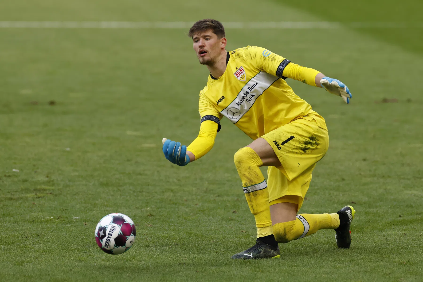 Eerste aanwinst Rose maakt keepersstrijd Dortmund een Zwitsers feestje