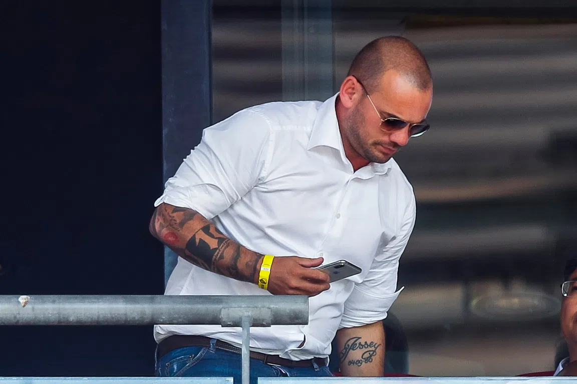 Sneijder hakt en rapt, Menig in EK-selectie Oranje
