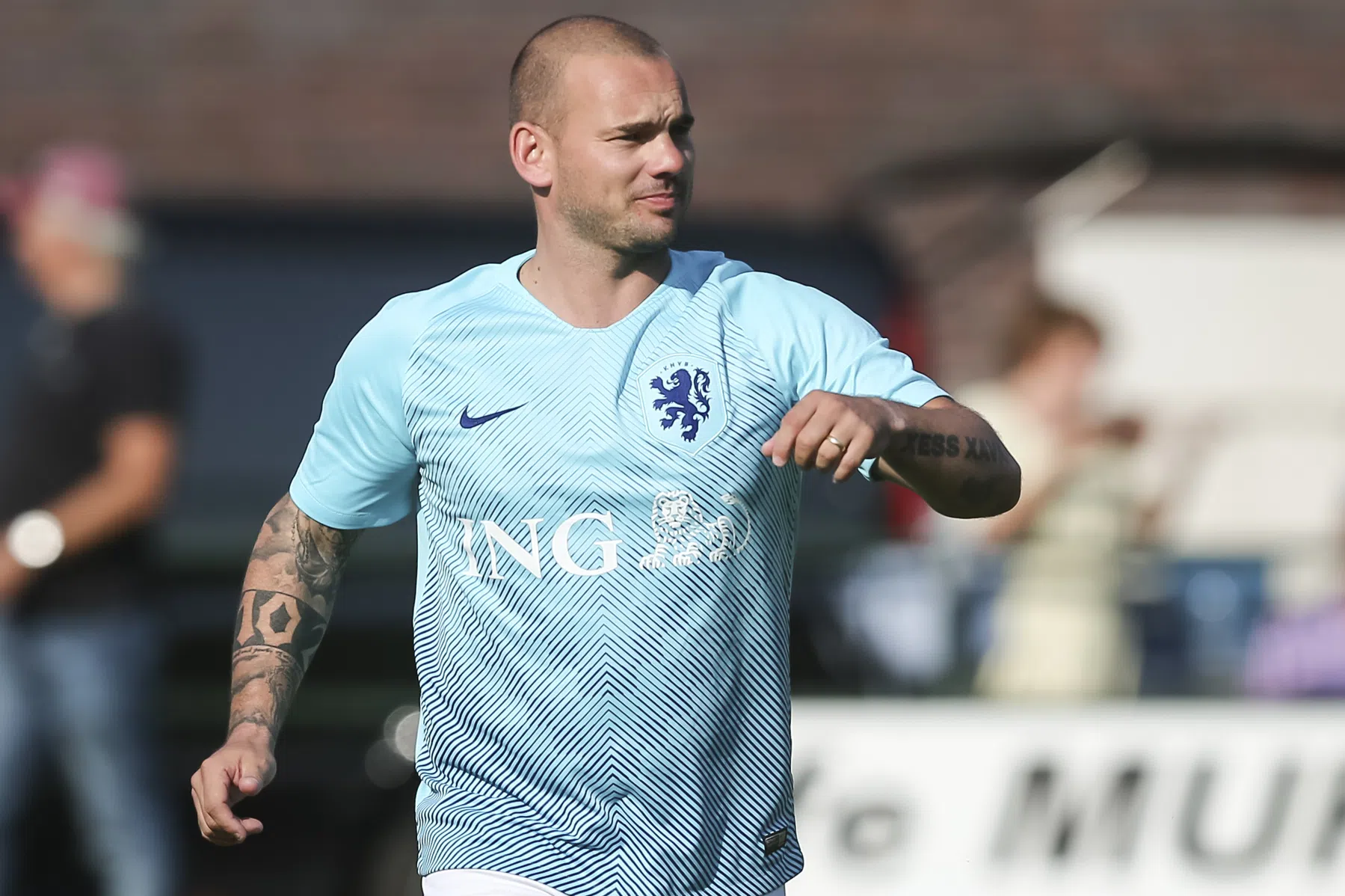 Coronapech blijft Sneijder achtervolgen: afscheidsduel weer uitgesteld
