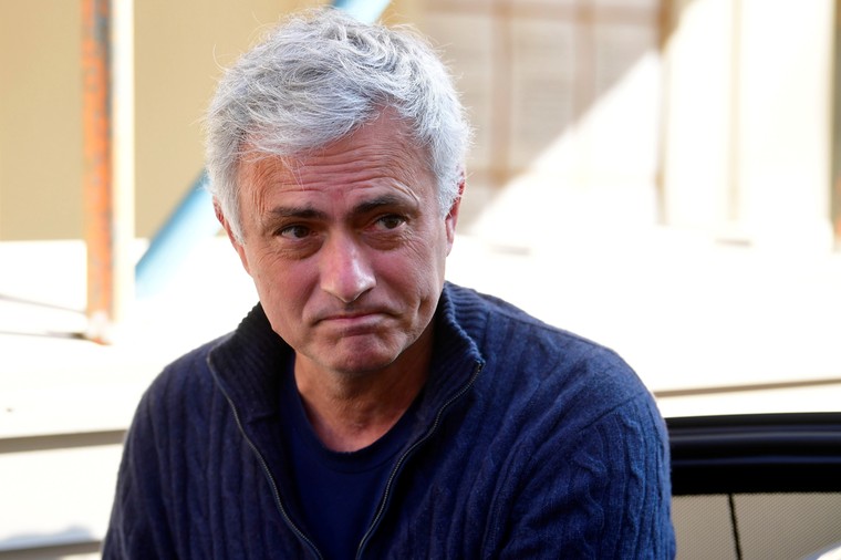 Mourinho verwacht weinig van Oranje: 'Waar zijn de Van Bastens?'