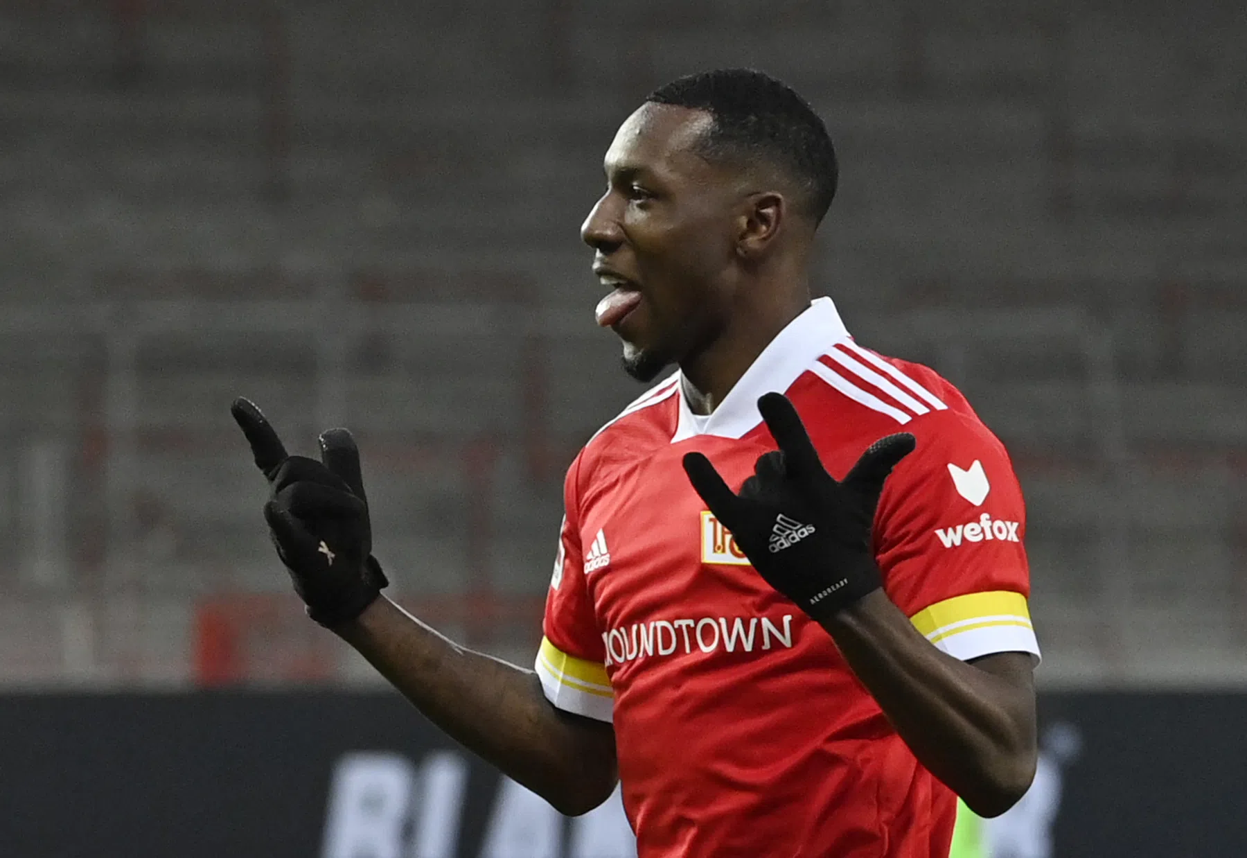 Droomdebuut voor Becker en droomavond voor Hasselbaink bij Suriname
