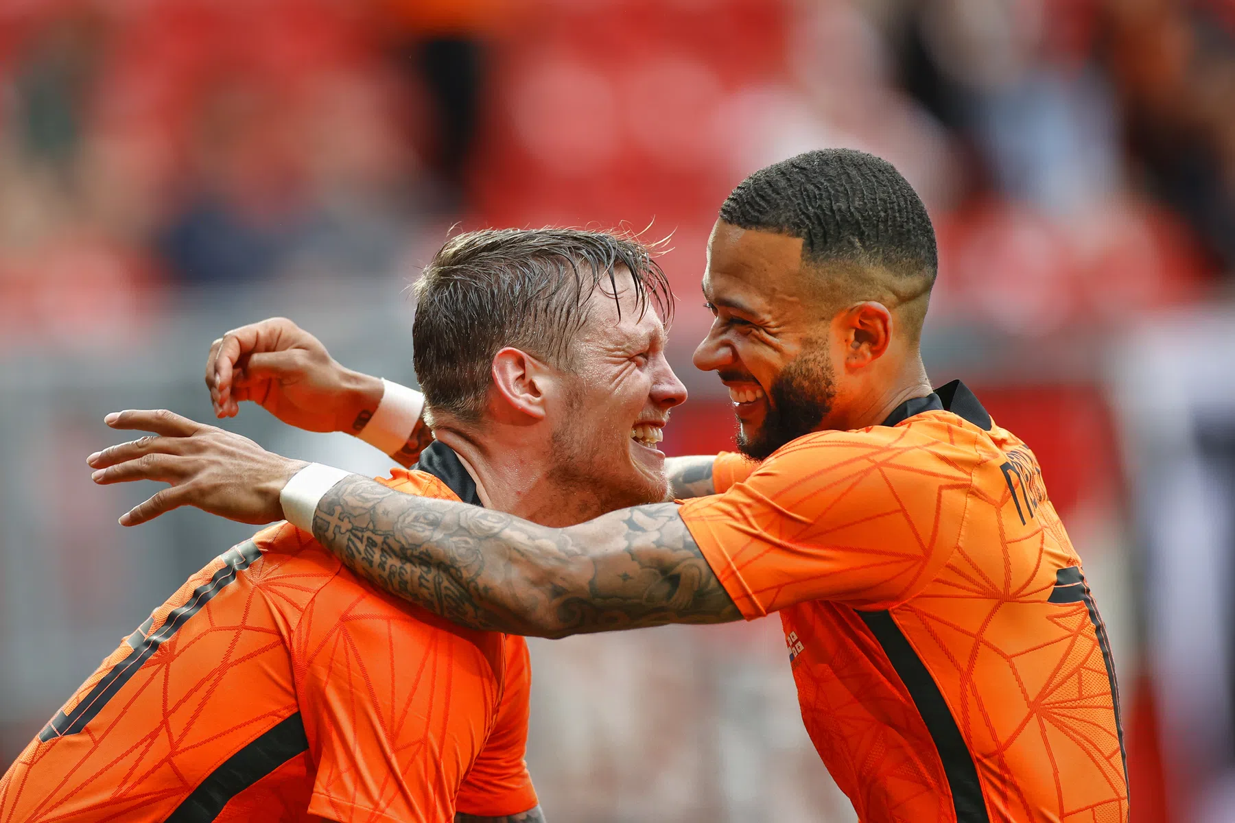 Weghorst bevrijdt stroef en zoekend Oranje