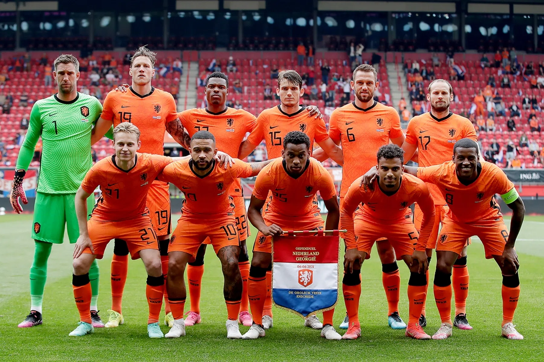 Oranje op Rapport: Memphis en Stekelenburg maken indruk