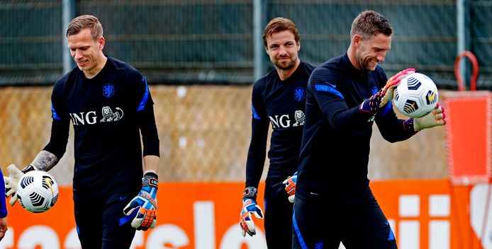 Wie wordt de eerste doelman van Oranje op het EK?