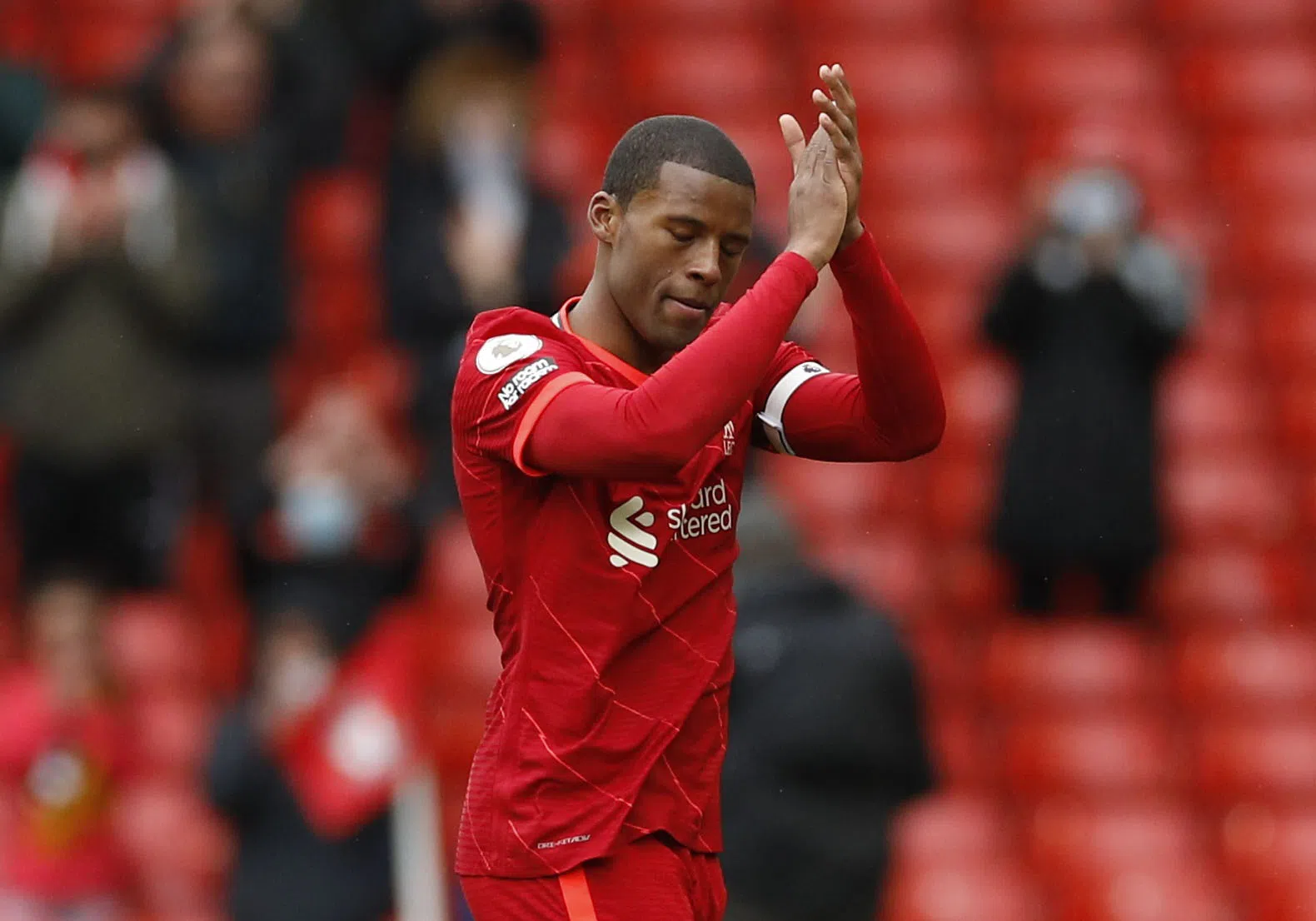 Wijnaldum tekent voor drie jaar bij Paris Saint-Germain