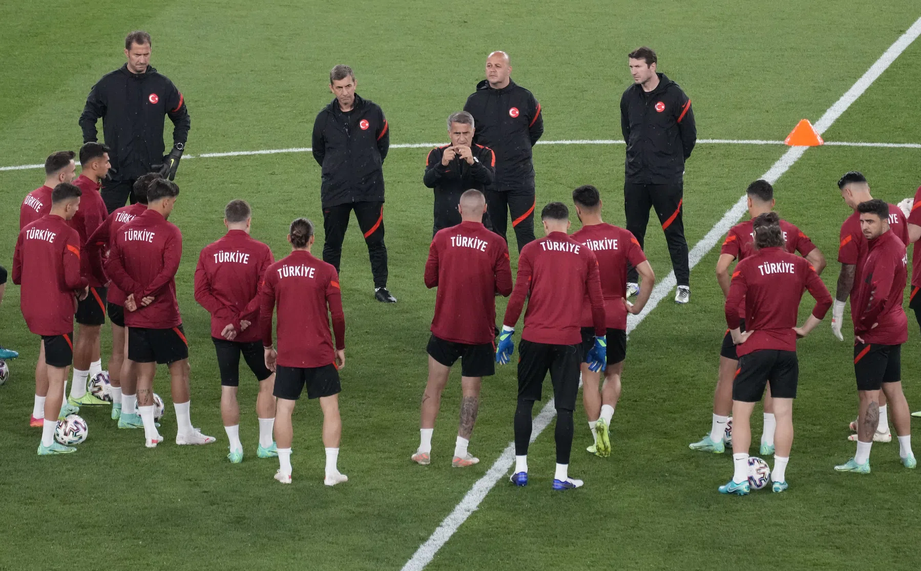 Turkije vol vertrouwen voor EK: 'Zou leuk zijn om de finale tegen Italië te spelen'
