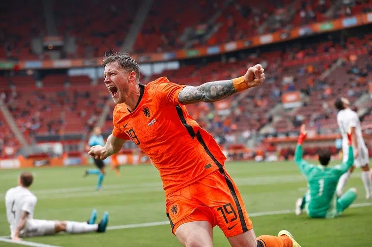 Dessers heeft respect voor Weghorst: 'Maar op het veld is hij supervervelend'