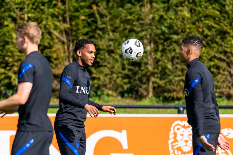 Timber volgt Kluivert en Willems op met EK-speeltijd