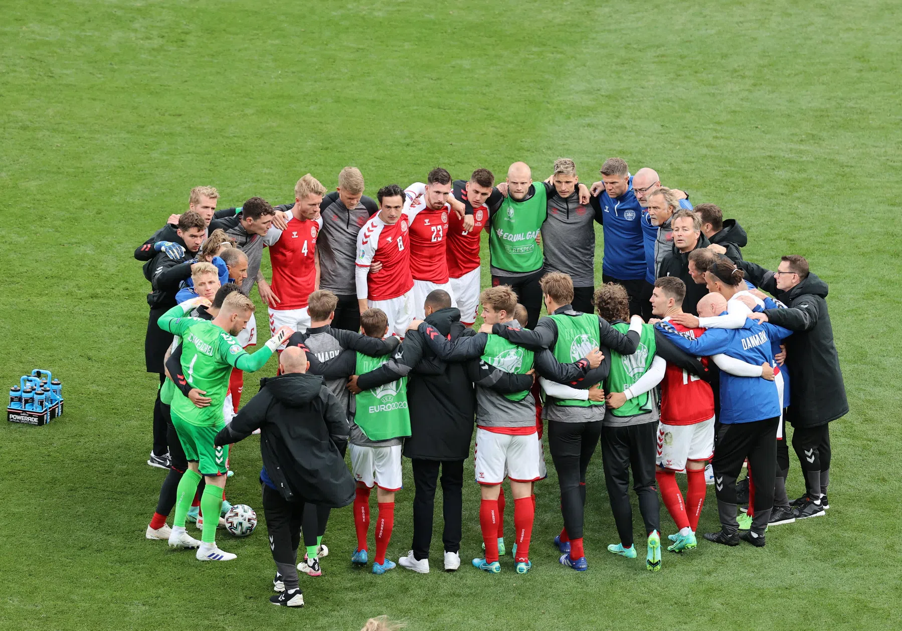 UEFA wil niets weten van Deense kritiek op omstreden beslissing