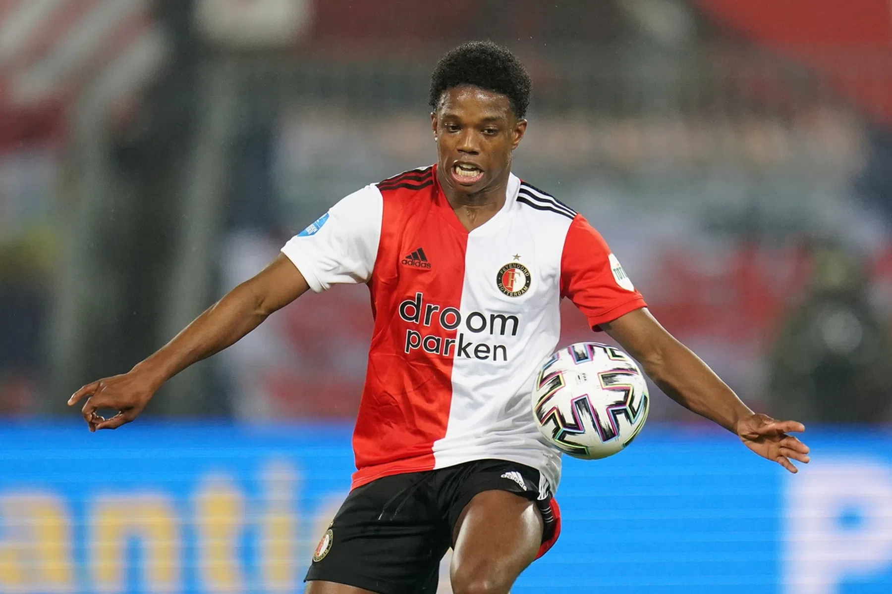 Feyenoord beloont Malacia: 'Hij heeft zich ontzettend goed ontwikkeld'