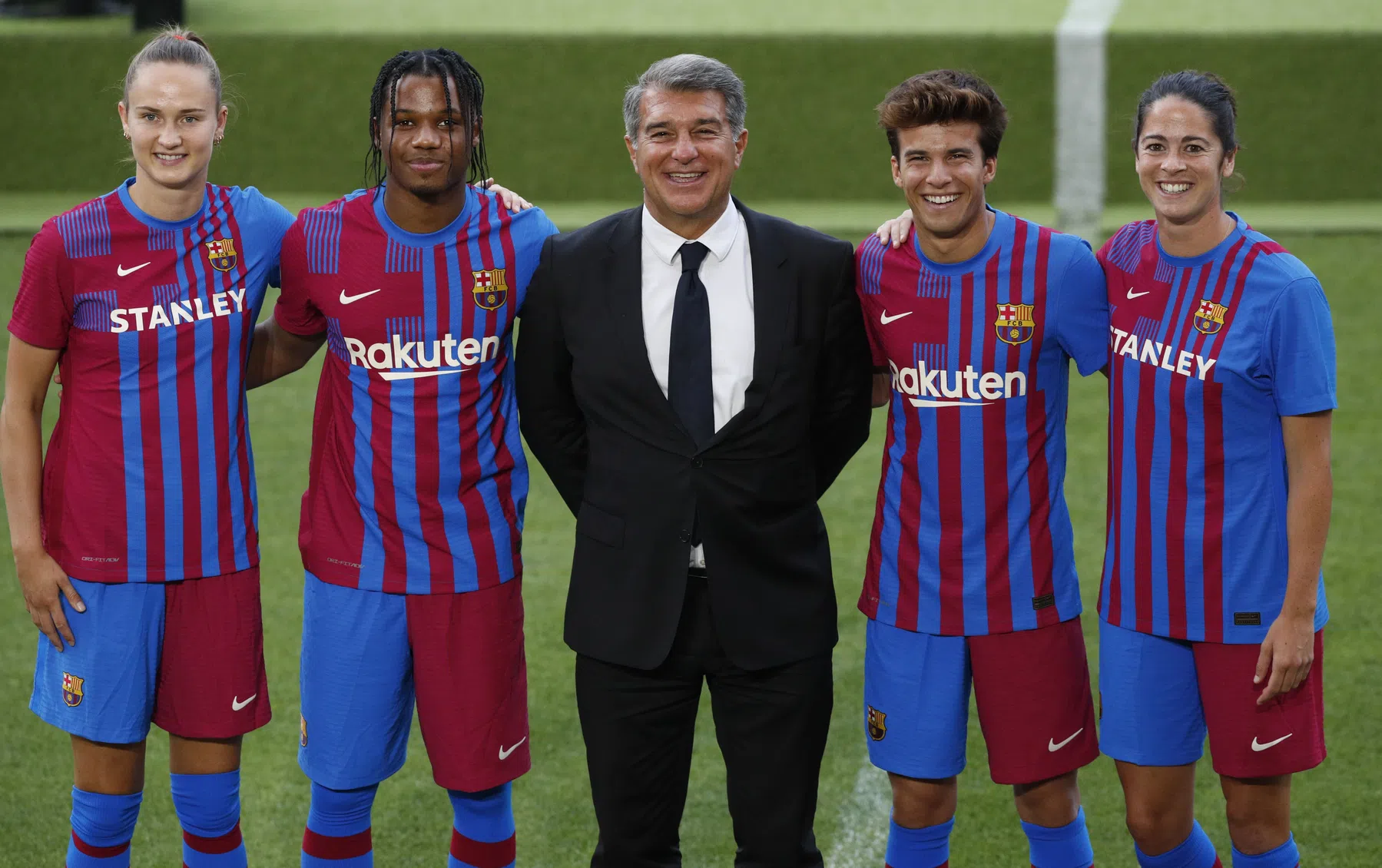 Barcelona presenteert opvallend nieuw thuistenue