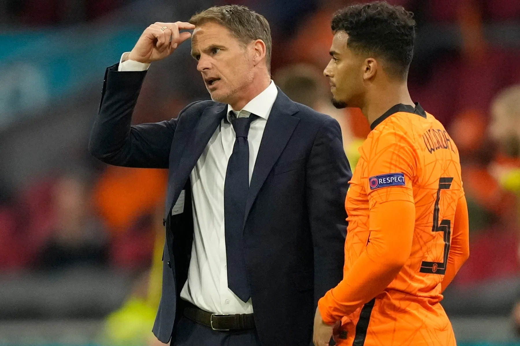 Welke spits en welke linksback: De Boer bespreekt gevoelige keuzes