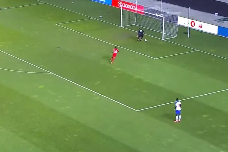 Video: is dit de grootste keepersblunder ooit?