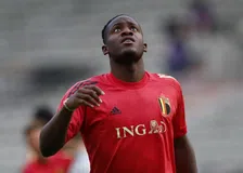 Thumbnail for article: Pijnlijk déjà vu voor Batshuayi: bal eindigt weer in zijn gezicht