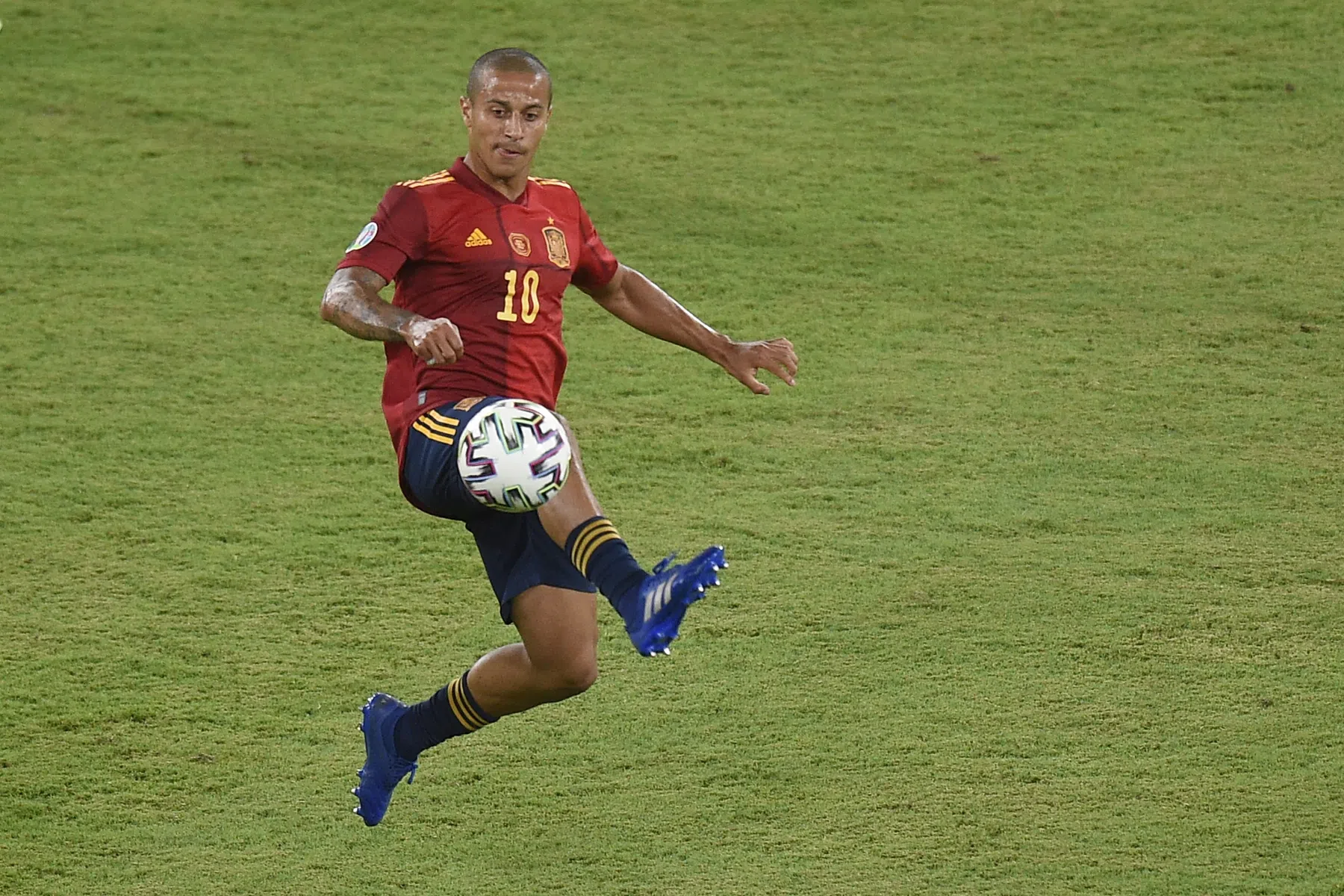 Thiago Alcántara haat modern voetbal: 'Kattenkwaad hoort bij voetbal'