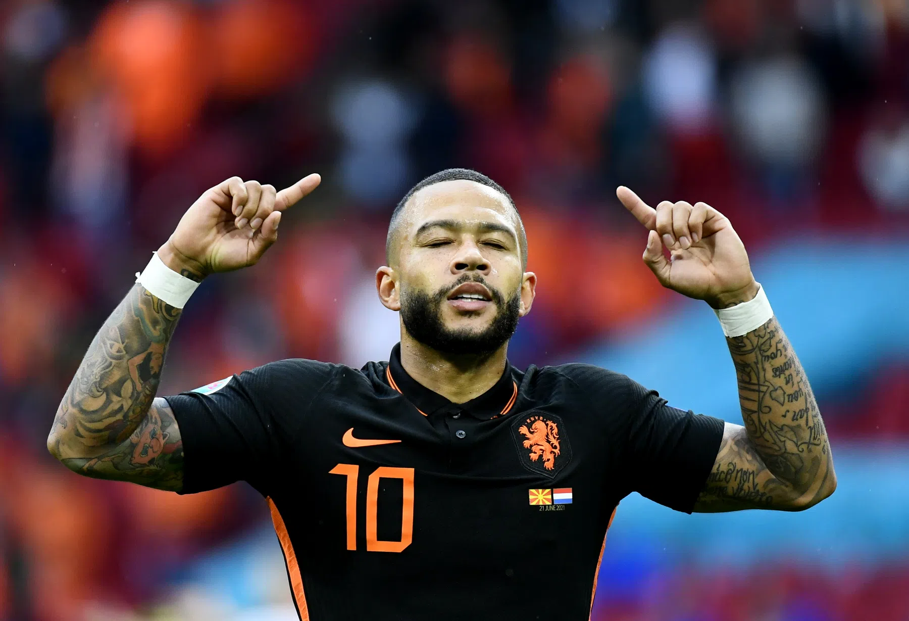 Memphis wil niet kiezen tussen Malen en Weghorst: 'Bemoei ik me niet mee'