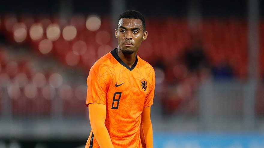 Moet Oranje doorwisselen of niet? 'De chemie kan weggaan bij veel wissels'