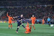 Thumbnail for article: Koke rijt oude wond open na kritiek Van der Vaart: 'Hij staat op een foto met Iniesta'
