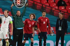 Thumbnail for article: Adam Hlozek: een toptalent als een tere bloem