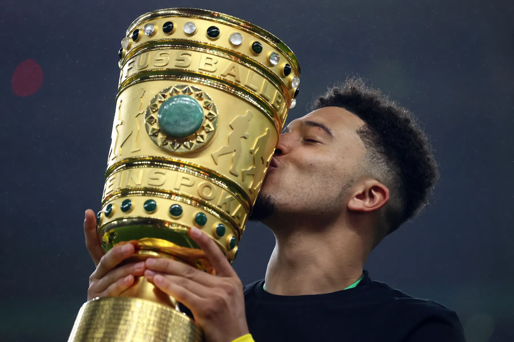 Megatransfer in de maak: Manchester United verhoogt bod op Sancho