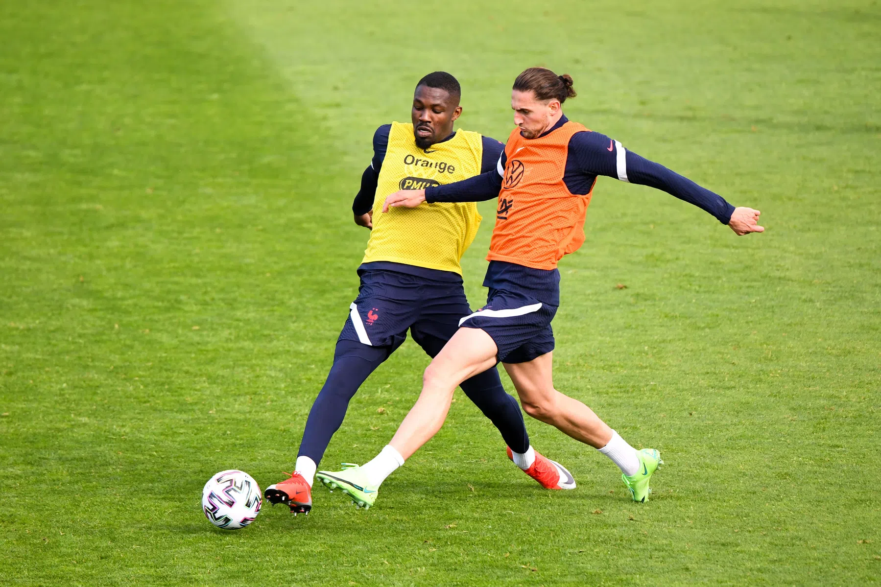 Overuren voor medische staf van geplaagd Frankrijk