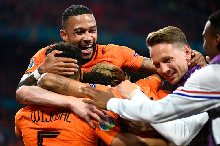 Oranje stijgt op favorietenlijst: 'Gevoel dat dit jonge elftal kan verbeteren'