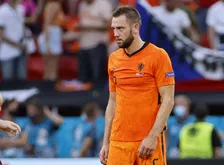 Thumbnail for article: De Vrij steunt 'topverdediger' De Ligt