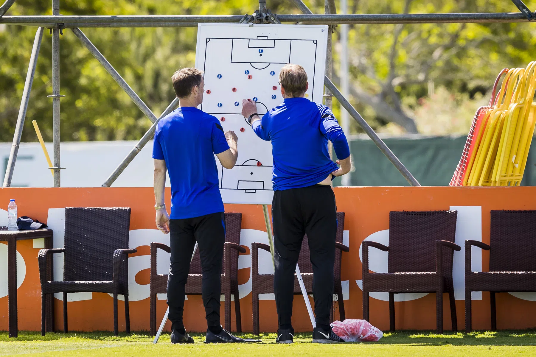 De tactische zoektocht van Frank de Boer in 14 opstellingen en 4 formaties