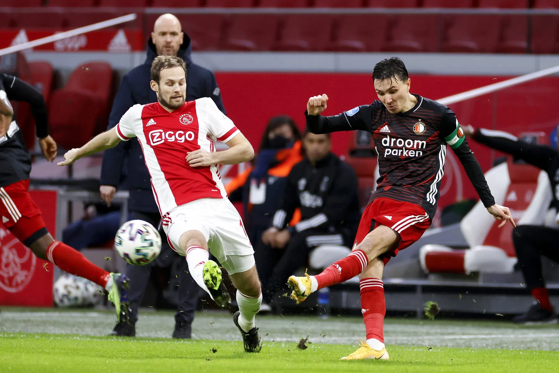 Feyenoord en Ajax pokeren om Steven Berghuis: wie heeft de langste adem? 